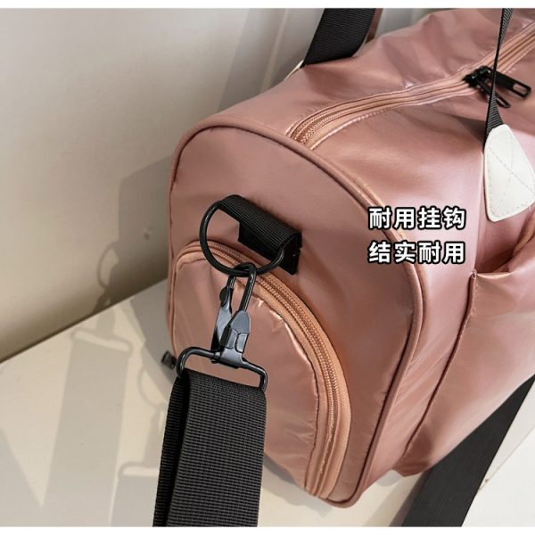 O1CN01ISalfy27ezVBN0q2t_2219458237823-0-cib.jpg New Korean version of large capacity travel bag women's handbag men's travel bag nylon fabric waterproof travel gym bag