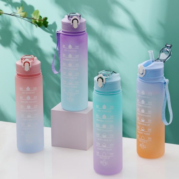 O1CN01Q9QiTb1gp4LJ2B3c6_952574190-0-cib-1.jpg plastic water bottle with straw gradient color kettle outdoor matte 750ml sports kettle