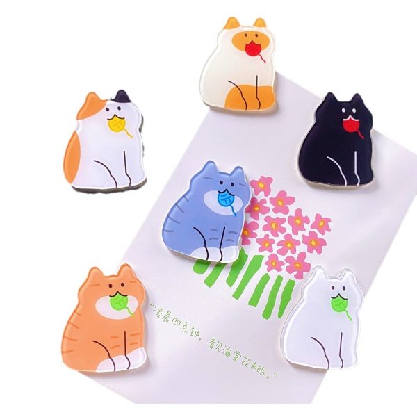 O1CN01xH4twQ2MK7ZyF34az_3525089808-0-cib.jpg Cute cat-themed magnetic clips with colorful cartoon designs, perfect for organizing notes and papers.